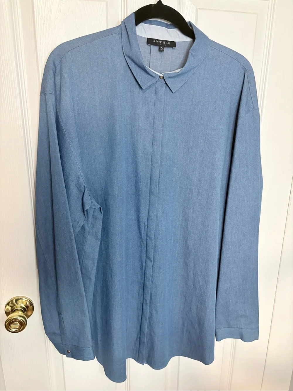 Lafayette 148 New York Hidden Placket Button Down Blouse XL Blue Chambray - Picture 2 of 9